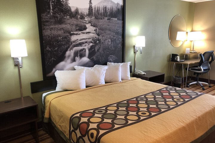 Super 8 by Wyndham S Jordan / Sandy/Slc Area