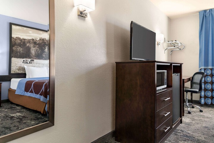 Room 21 of 30