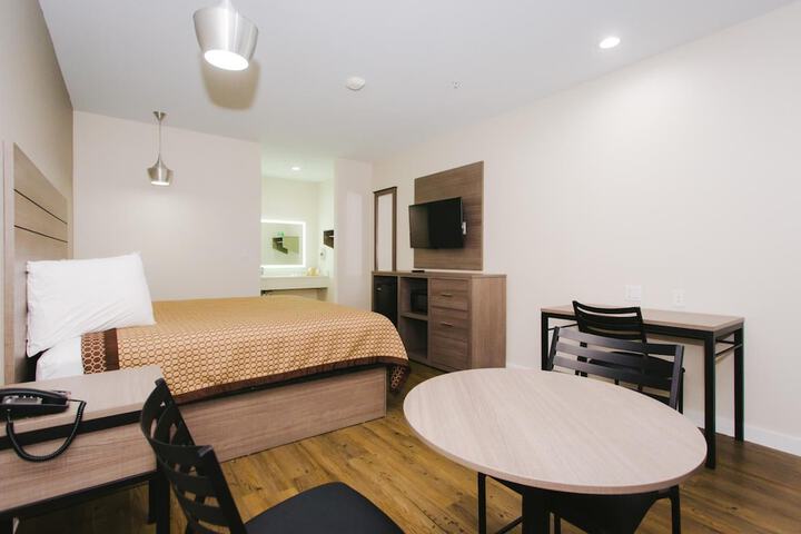 Room 33 of 57