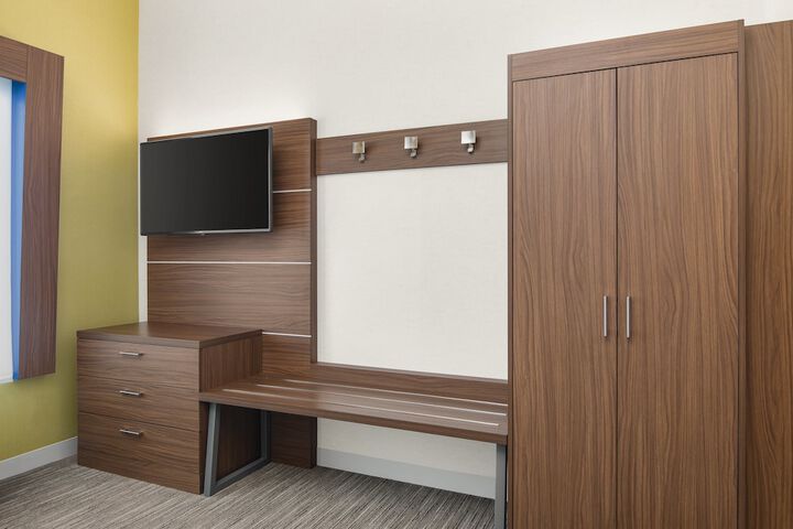 Room 14 of 42