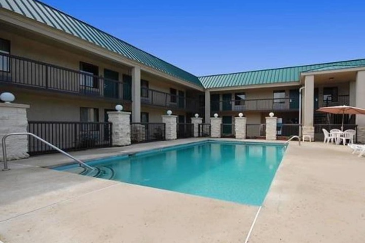 Pool 5 of 35