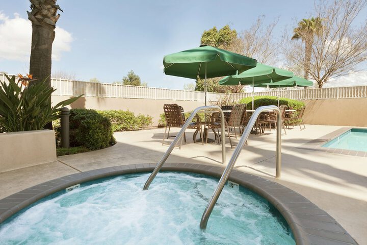 Pool 4 of 22