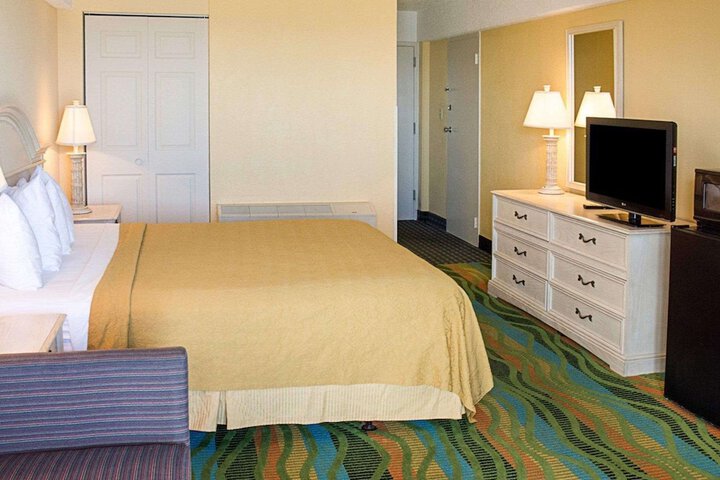 Room 48 of 67