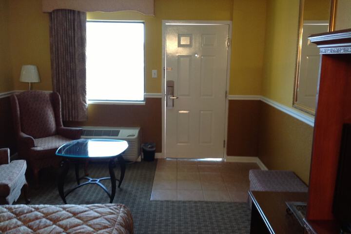 Room 14 of 36