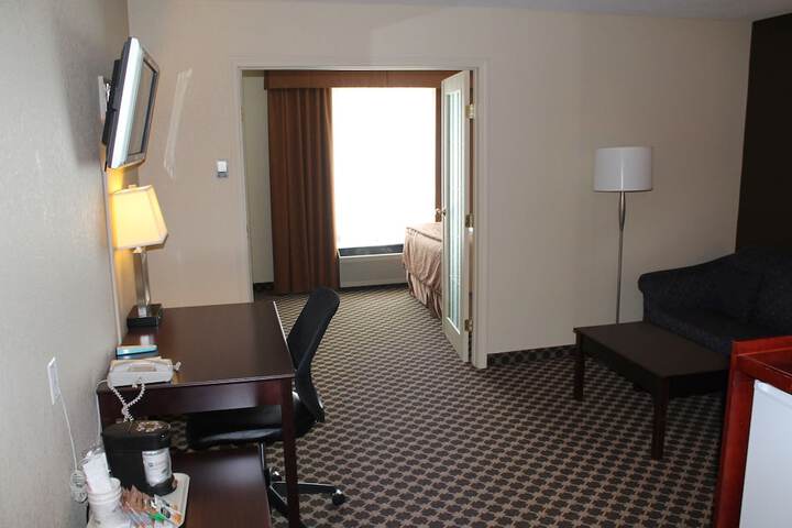 Best Western Strathmore Inn