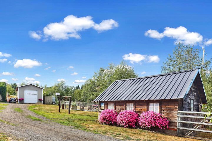 Cozy Ferndale Studio on 20-acre Working Farm!