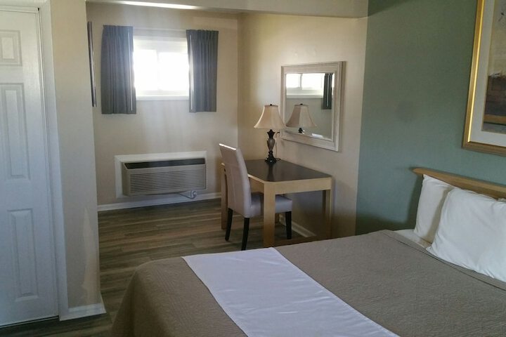 Room 13 of 31