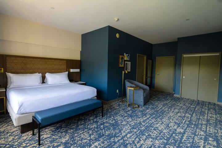 Room 25 of 105