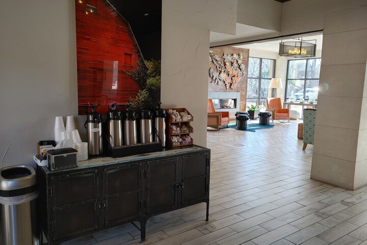 Fredericksburg Inn & Suites