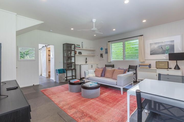 Hanalei Beachfront 2 Bedroom Home by RedAwning