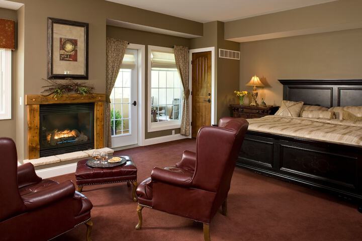 Goldmoor Inn