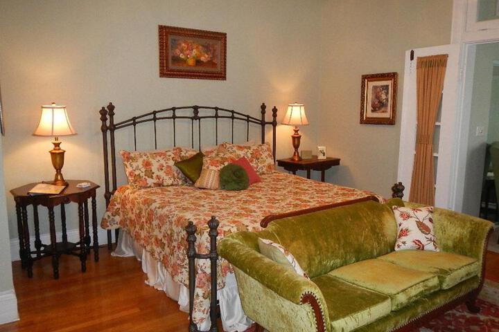 Sandstone Street Bed and Breakfast