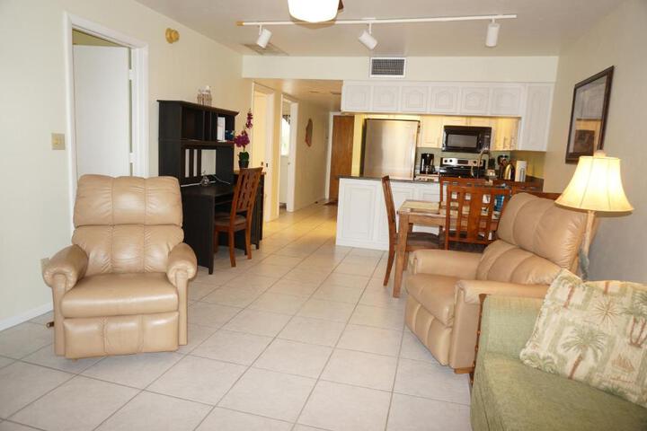 Bass & Sun Condominium 2 / 2 Bedroom