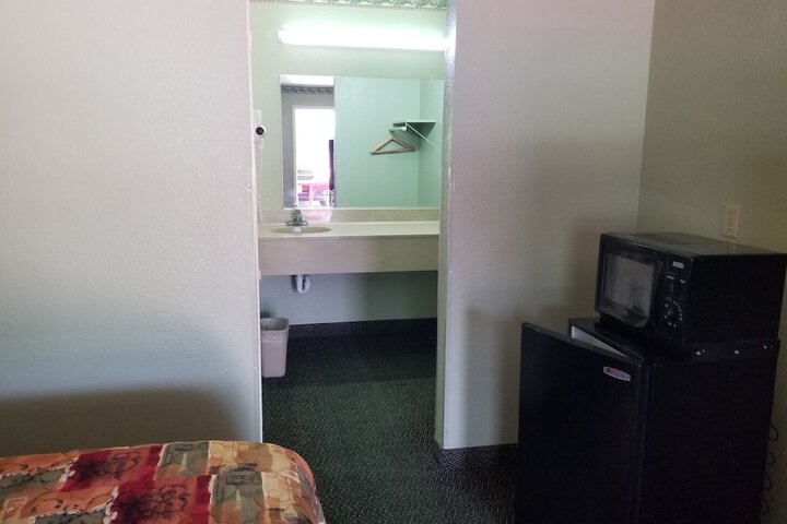 Room 18 of 27