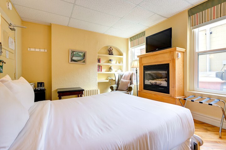 Room 49 of 59