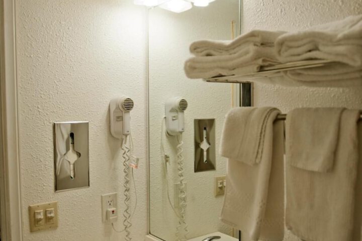 Room 15 of 24