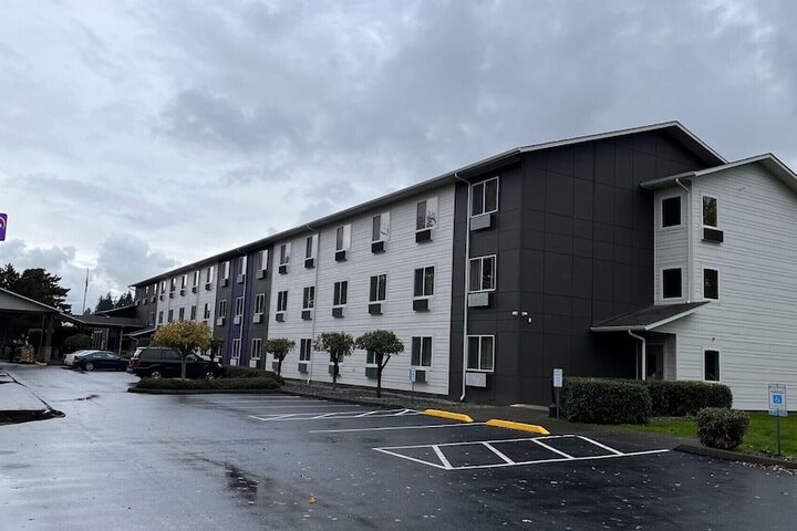 Hotel 2 of 77