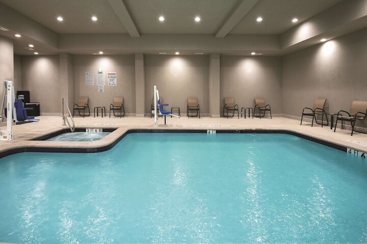 Pool 4 of 24