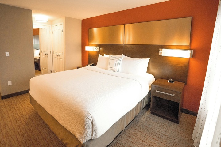 Room 17 of 38