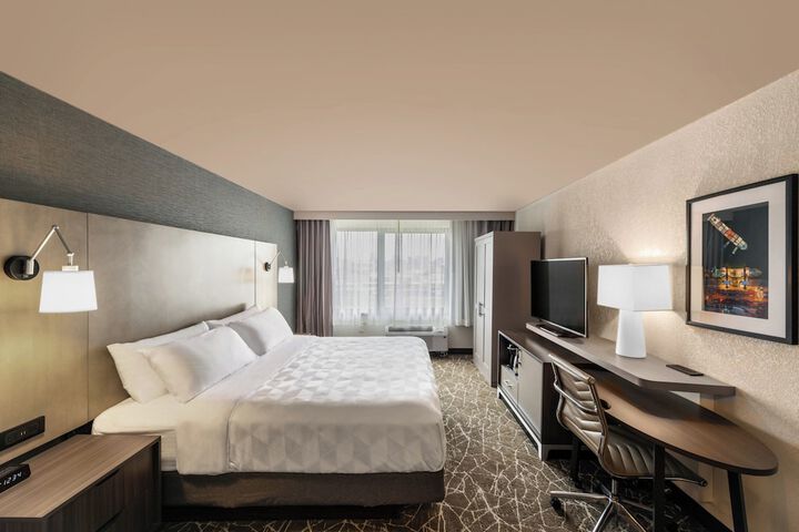Room 17 of 40