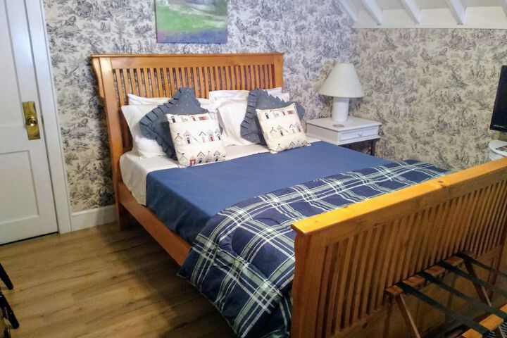 Room 8 of 35