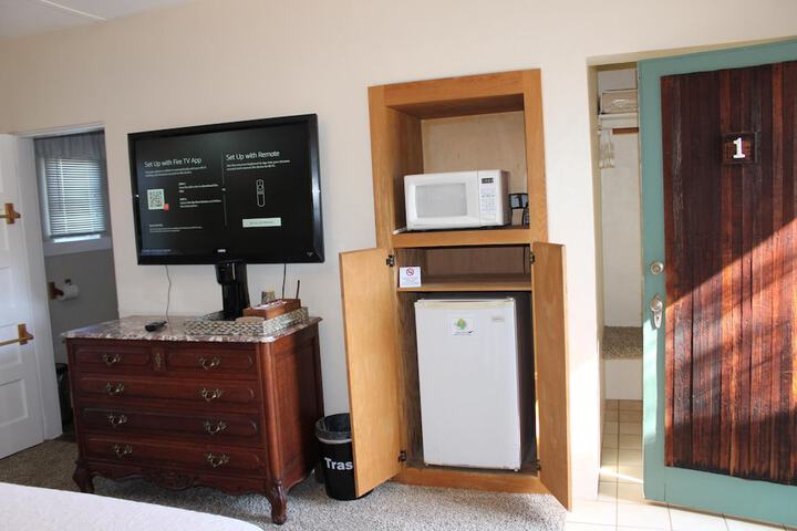 Room 11 of 15