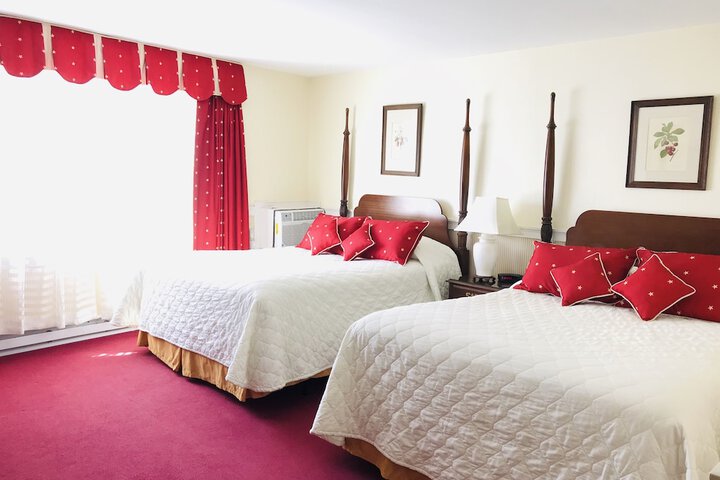 Room 35 of 156