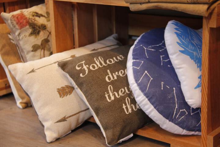 Gift Shop 105 of 110