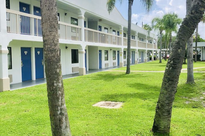 Motel 6 Starke FL