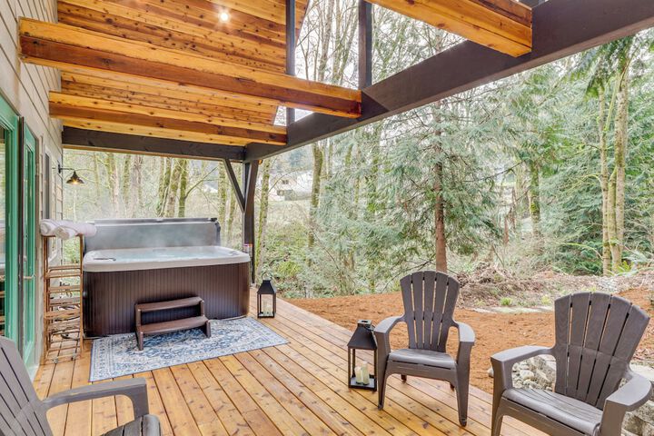 Near Rivers & Boating: Home w / Hot Tub in Longview