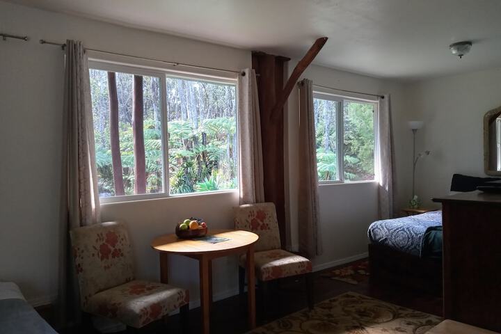 Aloha Crater Lodge