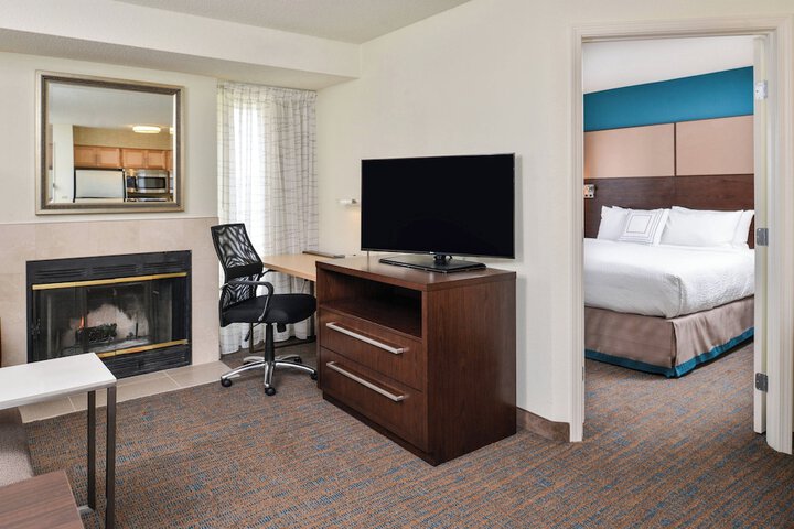Room 28 of 46
