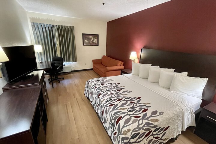 Red Roof Inn Clyde