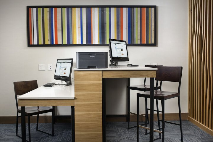 Holiday Inn Express & Suites Bay City by IHG