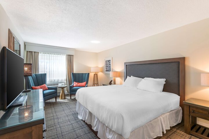 Best Western Plus University Park Inn & Suites