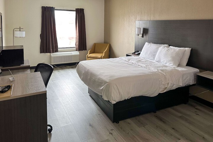Room 7 of 10