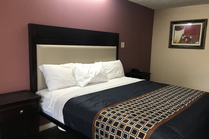 Room 9 of 15