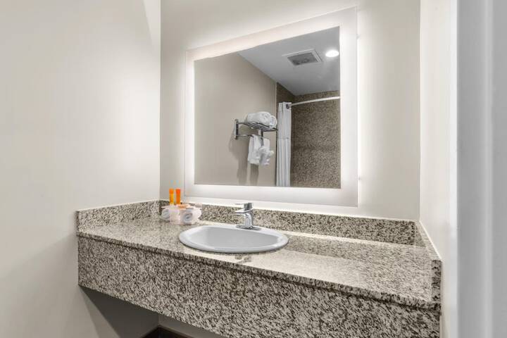 Hotel Aura SFO