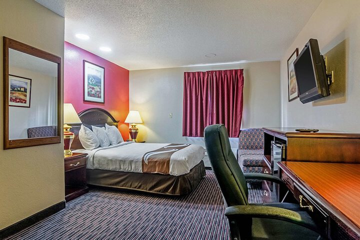 Room 14 of 36