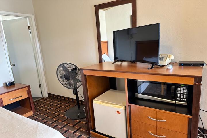 Room 18 of 25
