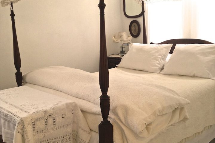 Church Des Artistes Guest House