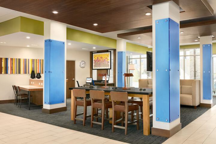Holiday Inn Express & Suites Salisbury by IHG