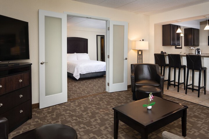 Holiday Inn Hotel & Suites Charleston West by IHG