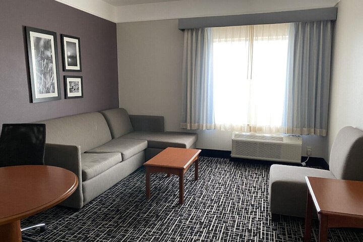 Room 14 of 40