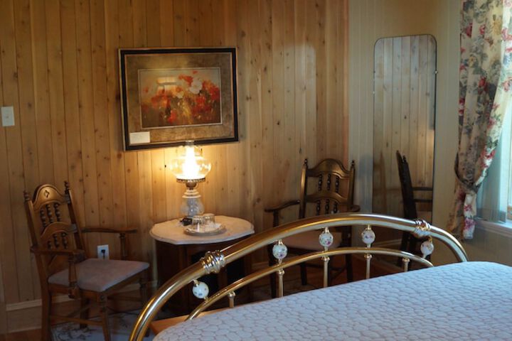 Room 15 of 33