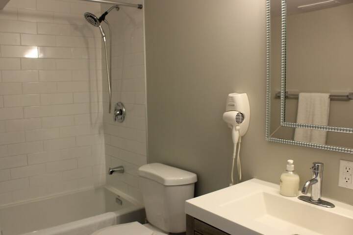 Boardwalk Homes - Executive Guest Rooms & Townhomes