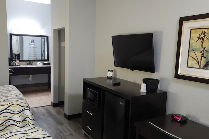 Room 13 of 21