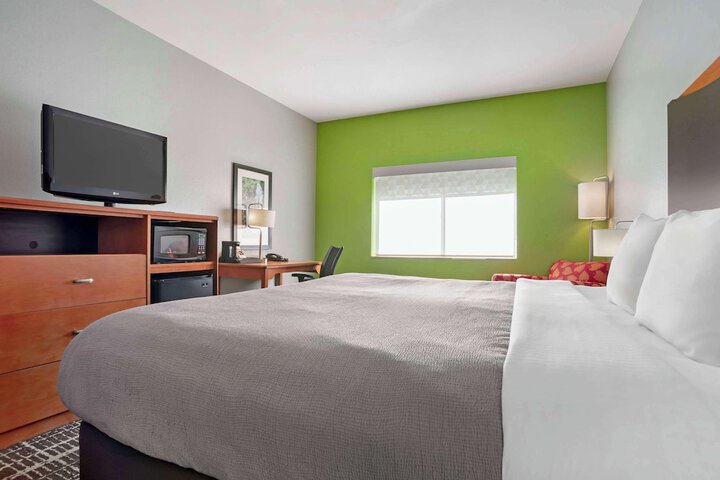 Room 12 of 38