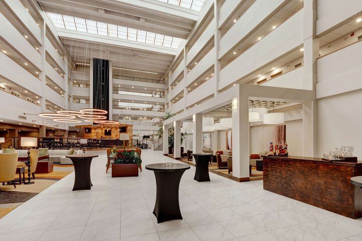 Embassy Suites by Hilton Milwaukee Brookfield