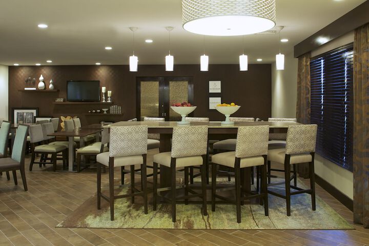 Lounge 40 of 45
